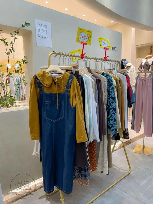 服裝批發(fā)市場(chǎng)清倉(cāng)撿漏攻略 百元三件靚衫 vs. 20元牛仔褲，哪里更值得沖？